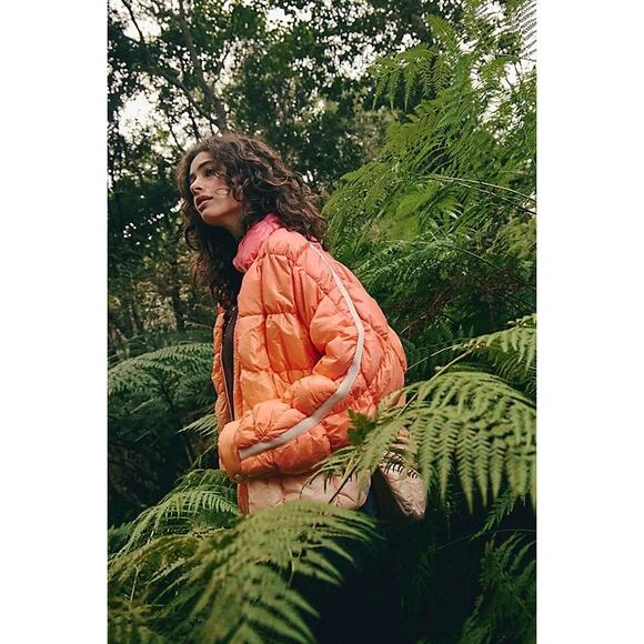 NWT FREE PEOPLE Scrunchy Glossy Printed Pippa Packable Puffer Jacket $228 SMALL - Picture 2 of 8